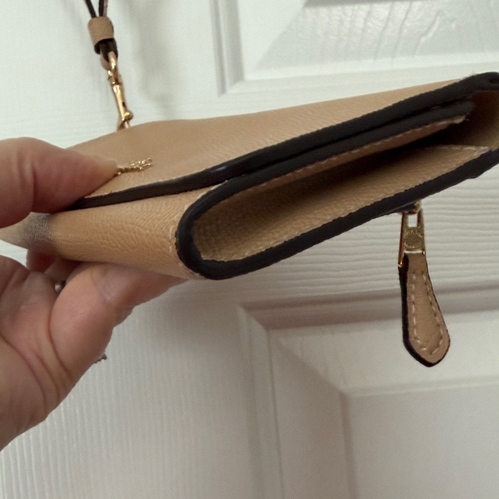 EUC Coach Tan Pebbled Leather Wristlet Wallet with Gold Hardware - Picture 8 of 10